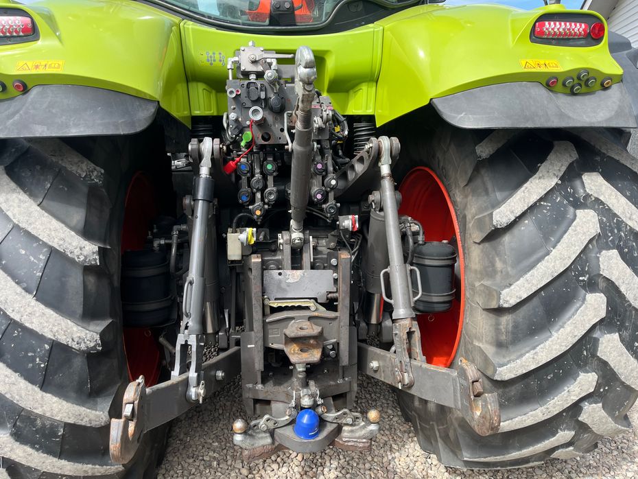 CLAAS AXION 850 Med frontlift og frontpto - Traktorer - Traktorer 4 wd - 5