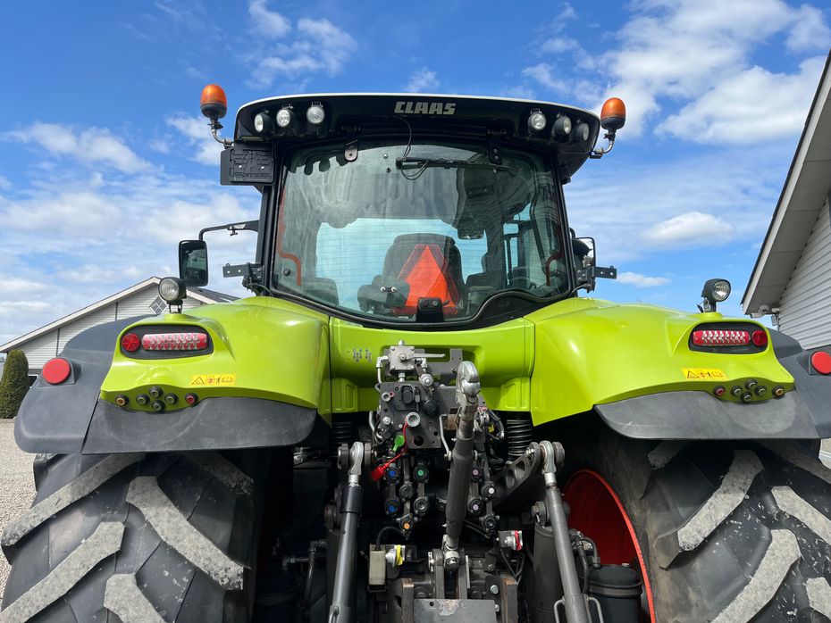 CLAAS AXION 850 Med frontlift og frontpto - Traktorer - Traktorer 4 wd - 6