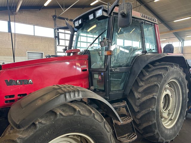 Valtra 6850 Hi-Tech