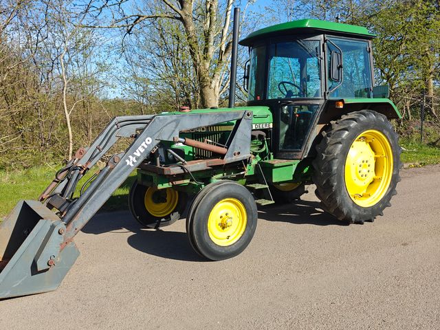 John Deere 2040