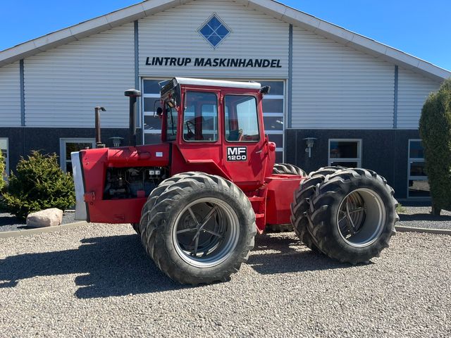 Massey Ferguson 1200