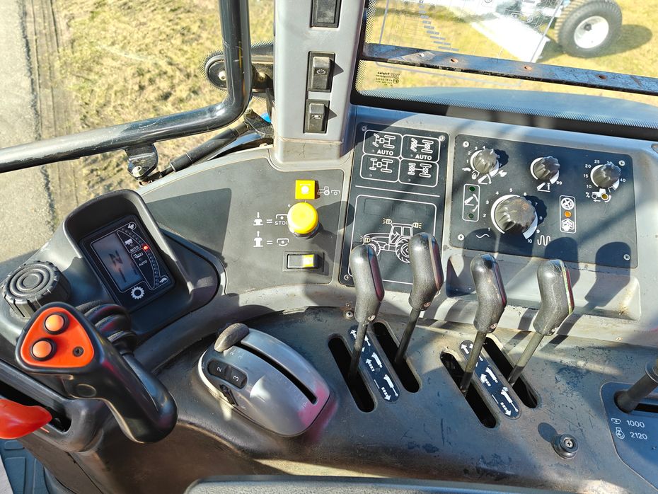 New Holland TM 165 - Traktorer - Traktorer 4 wd - 8