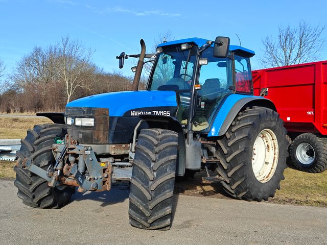 New Holland TM 165 