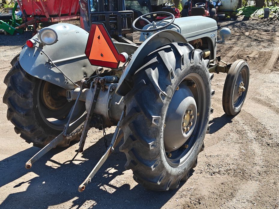 Ferguson 31 - Traktorer - Traktorer 2 wd - 3