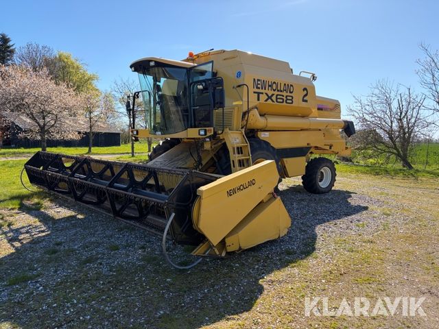 New Holland TX68