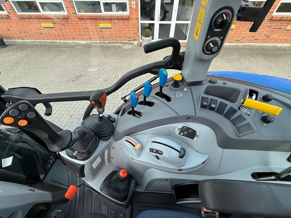 New Holland T5.90 + Stoll 685LA - Traktorer - Traktorer 4 wd - 15