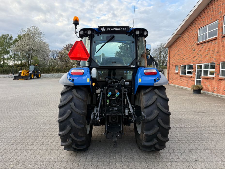 New Holland T5.90 + Stoll 685LA - Traktorer - Traktorer 4 wd - 6