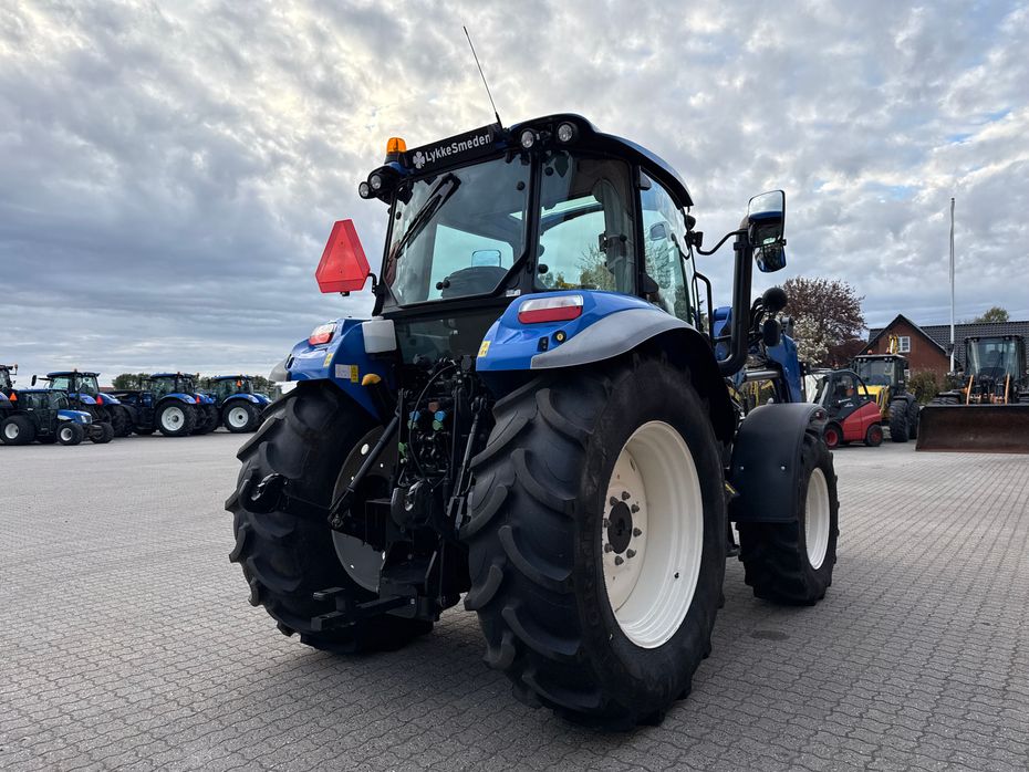 New Holland T5.90 + Stoll 685LA - Traktorer - Traktorer 4 wd - 5