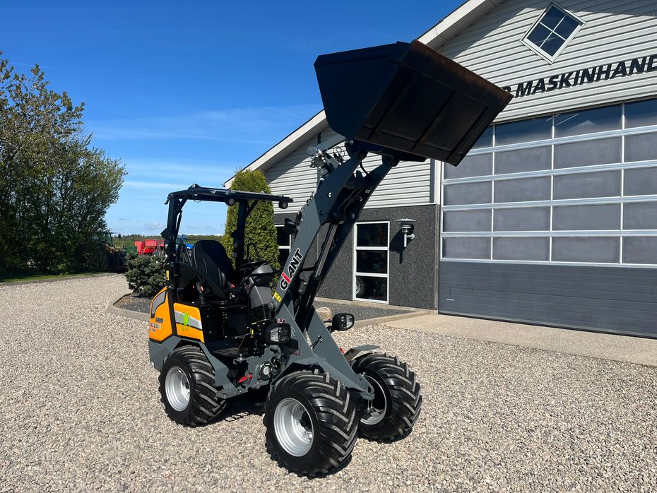 Giant G2200E X-tra E Elektrisk minilæsser. DEN HAR KUN KØRT DEMO OG ER SOM NY - Læssemaskiner - Minilæssere - 19