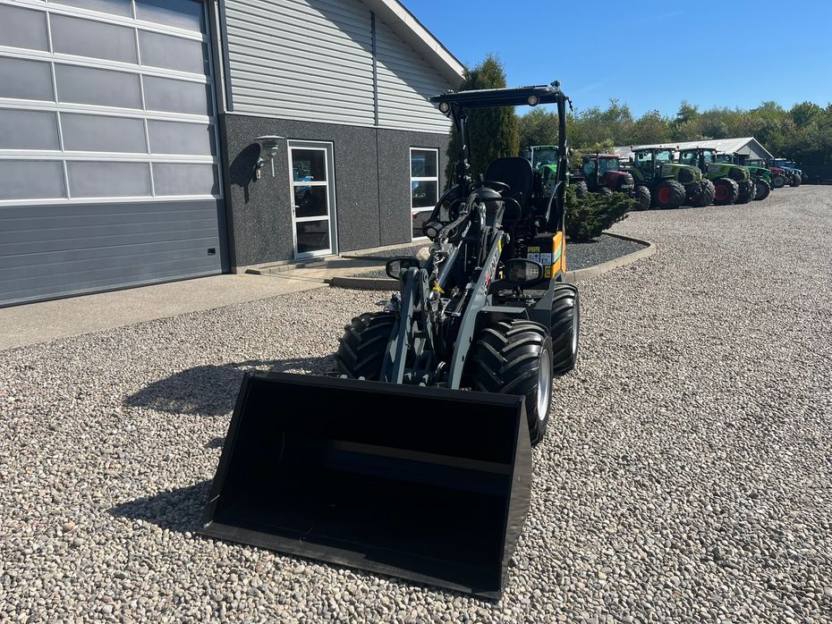 Giant G2200E X-tra E Elektrisk minilæsser. DEN HAR KUN KØRT DEMO OG ER SOM NY - Læssemaskiner - Minilæssere - 4
