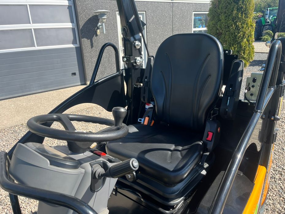 Giant G2200E X-tra E Elektrisk minilæsser. DEN HAR KUN KØRT DEMO OG ER SOM NY - Læssemaskiner - Minilæssere - 10