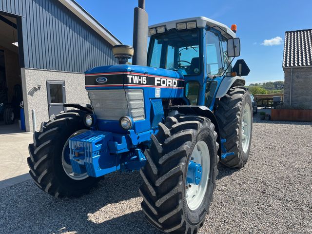 Ford TW 15