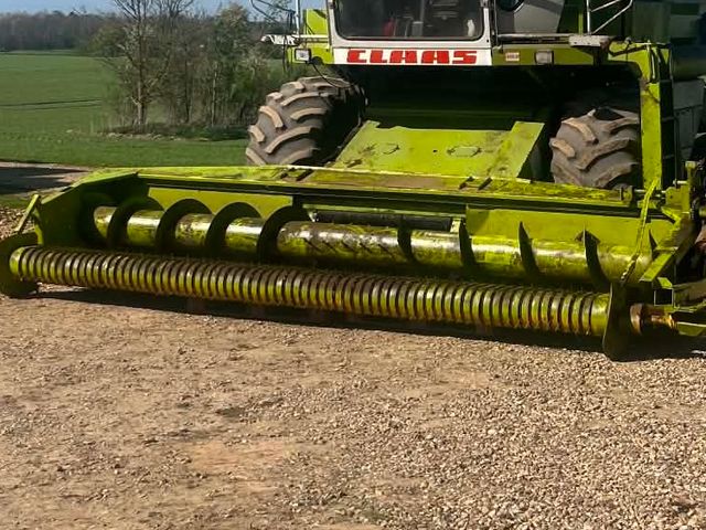 CLAAS Pick up bord