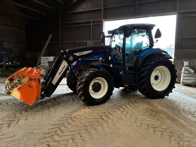 New Holland T7165S