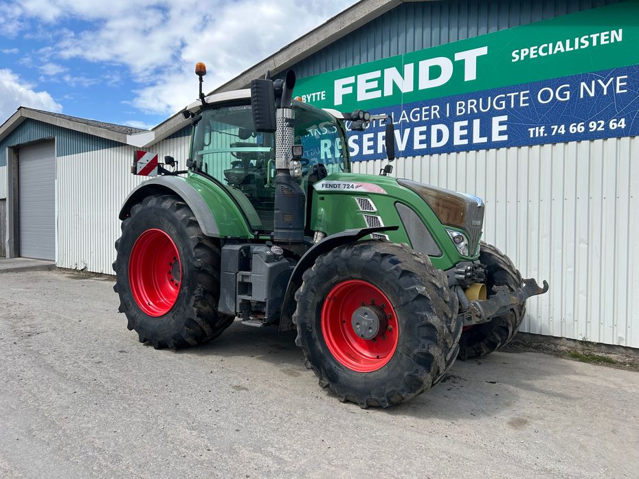 Fendt 724 Vario S4 Profi Plus Med Front PTO - Traktorer - Traktorer 4 wd - 6