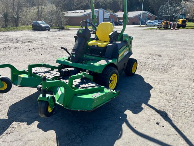 John Deere 1570 