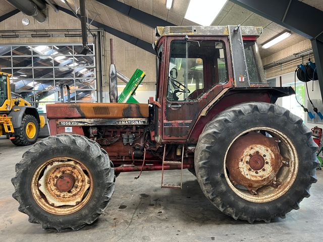 Case IH 1056 XL