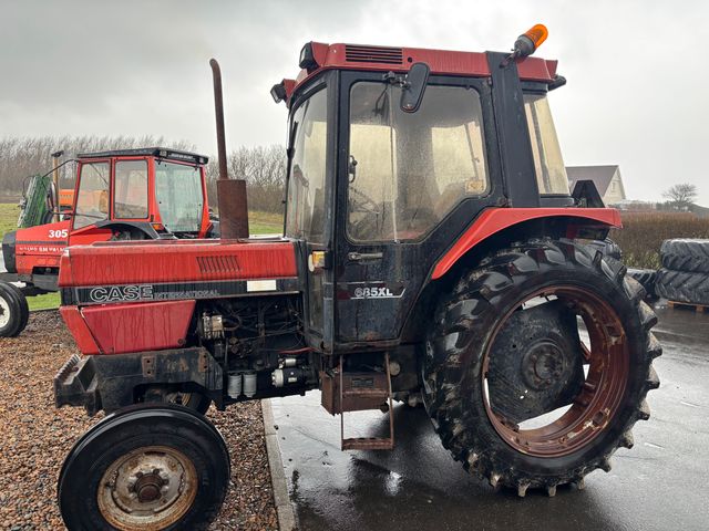Case IH 685 XL
