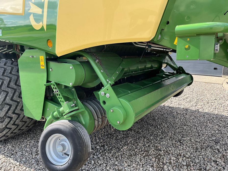 KRONE Big Pack 4X4 High Speed boogie montering med styrbar aksel og bremser. - Pressere - Bigballe - 16