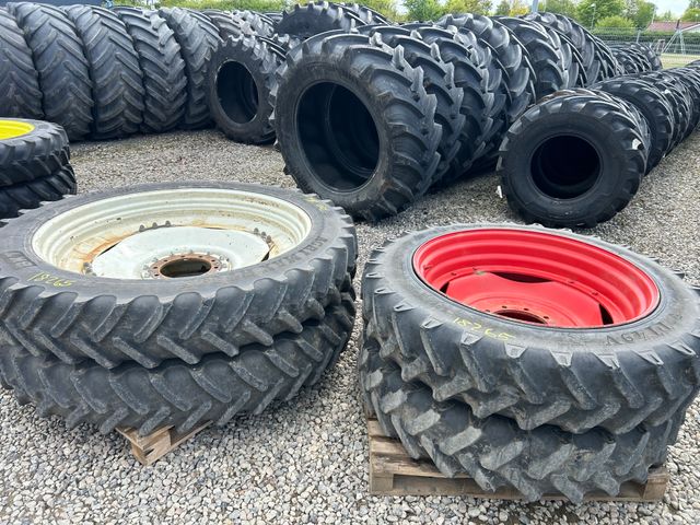 BKT 320/90R54 + 320/85R38 - stilbare fælge 8/10+10
