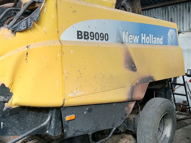 New Holland BB9090