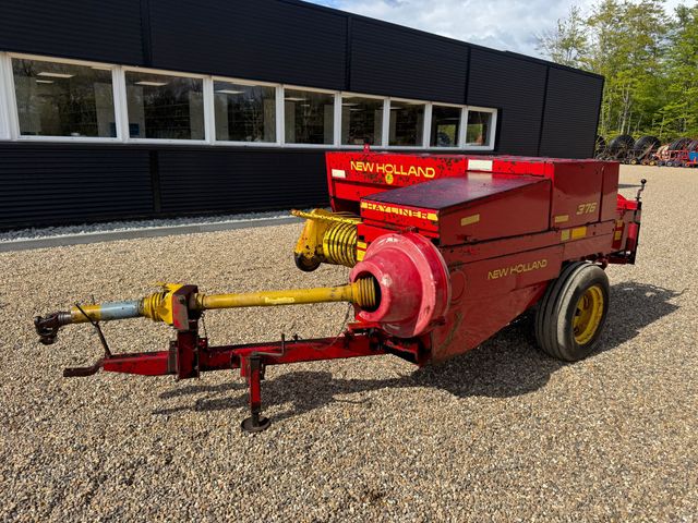 New Holland 376