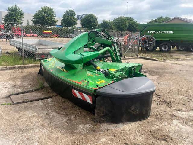 John Deere 131 frontskårlægger