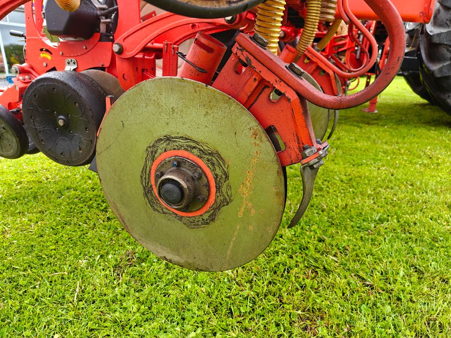 Maschio Gaspardo MANTA ISOTRONIC 12-75 XL Med fronttank - Majsmaskiner - Majssåmaskine - 10