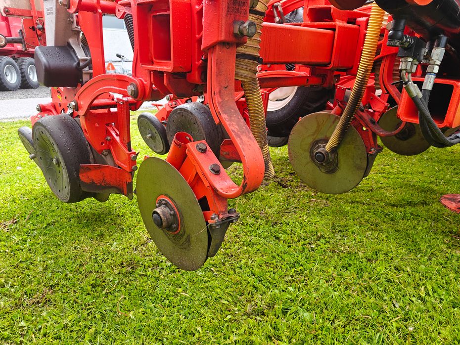 Maschio Gaspardo MANTA ISOTRONIC 12-75 XL Med fronttank - Majsmaskiner - Majssåmaskine - 13