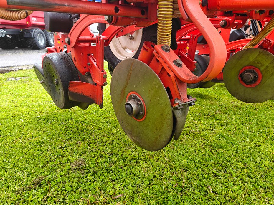 Maschio Gaspardo MANTA ISOTRONIC 12-75 XL Med fronttank - Majsmaskiner - Majssåmaskine - 11