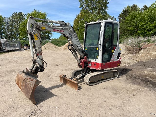 Takeuchi TB225 