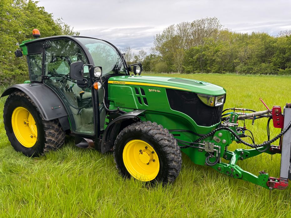 John Deere 5075 - Traktorer - Traktorer 4 wd - 2