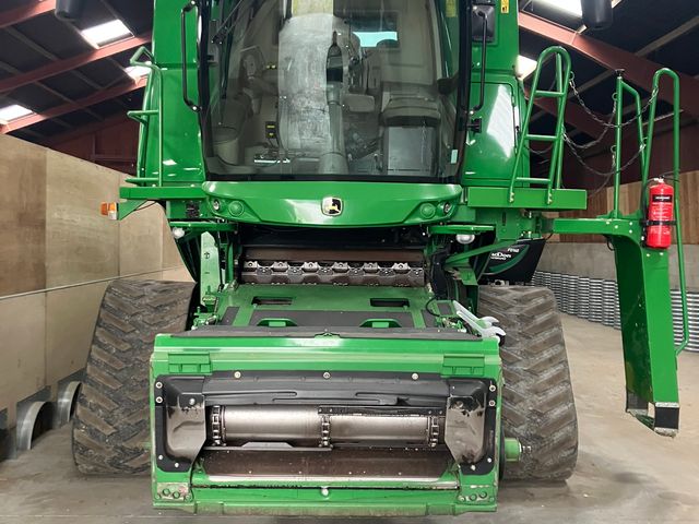 John Deere S680i