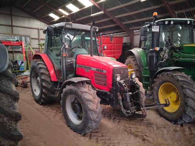 Massey Ferguson 4255