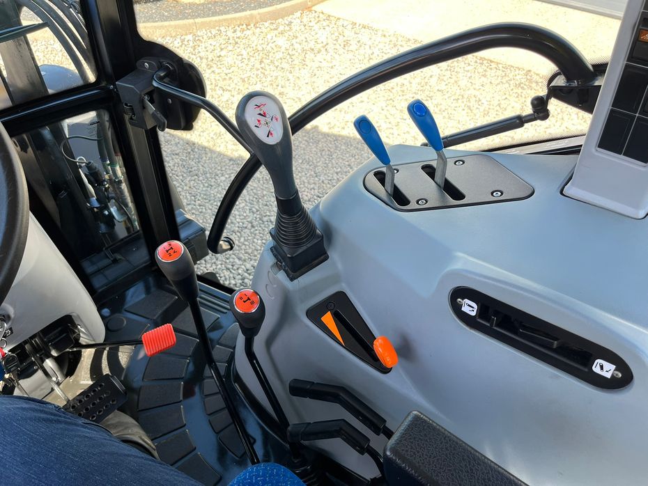 New Holland TD5.75 Med frontlæsser med parallelføring, 3die funktion, euro-skifte - Traktorer - Traktorer 4 wd - 7