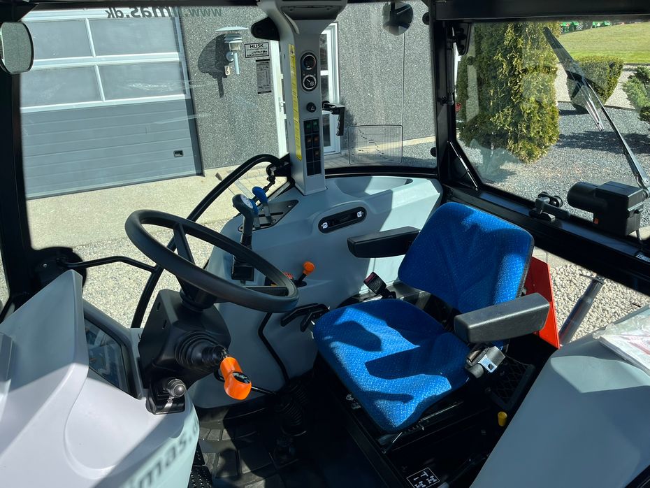 New Holland TD5.75 Med frontlæsser med parallelføring, 3die funktion, euro-skifte - Traktorer - Traktorer 4 wd - 6