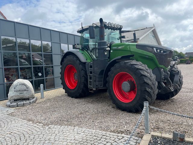Fendt 1046 Vario S4 Profi Plus 