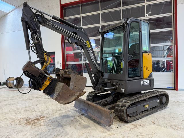 Volvo ECR25D