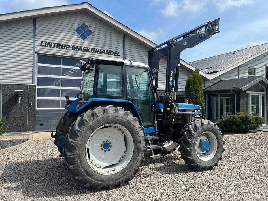 New Holland 8240 SLE med frontlæsser - Traktorer - Traktorer 4 wd - 12
