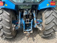 New Holland 8240 SLE med frontlæsser - Traktorer - Traktorer 4 wd - 4