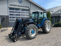 New Holland 8240 SLE med frontlæsser - Traktorer - Traktorer 4 wd - 2
