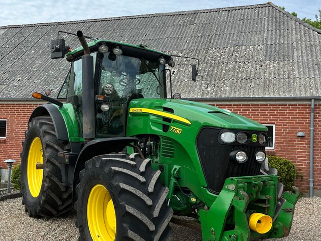 John Deere 7730