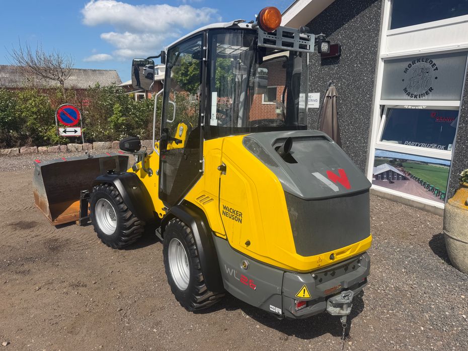 Wacker Neuson WL28 LUKKET KABINE, SKOVL OG GAFLER, HYDRAULISK SKIFT - Læssemaskiner - Minilæssere - 4