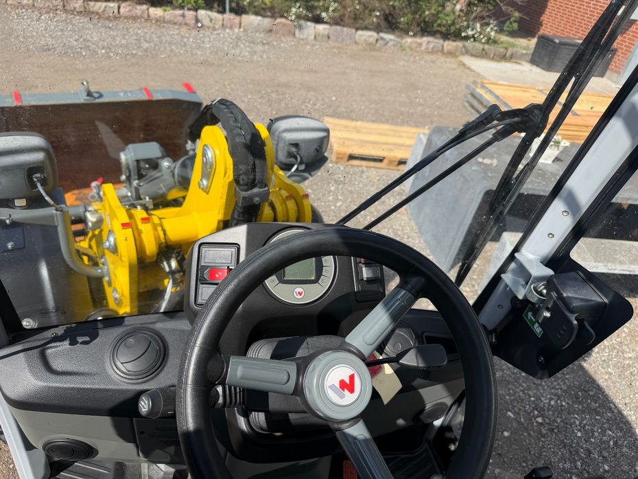 Wacker Neuson WL28 LUKKET HUS, SKOVL OG GAFLER , HYDRAULISK SKIFT - Læssemaskiner - Minilæssere - 15