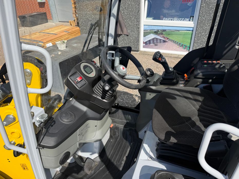 Wacker Neuson WL28 LUKKET HUS, SKOVL OG GAFLER , HYDRAULISK SKIFT - Læssemaskiner - Minilæssere - 12