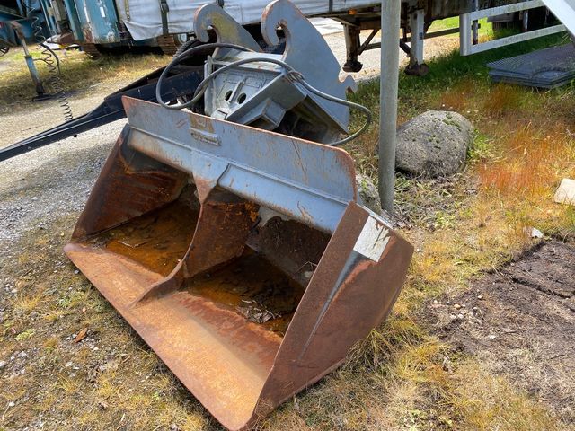 Hydraulisk tiltbar planerskovl med Volvo S60 fæste
