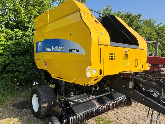New Holland BR7070 med SUPER FEED