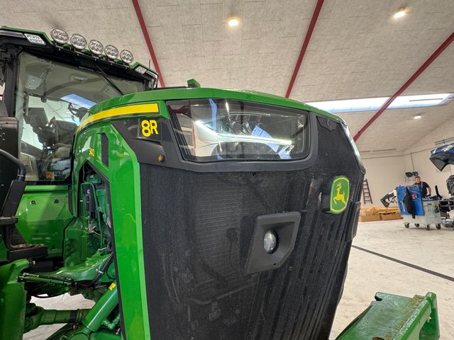 John Deere 8R370