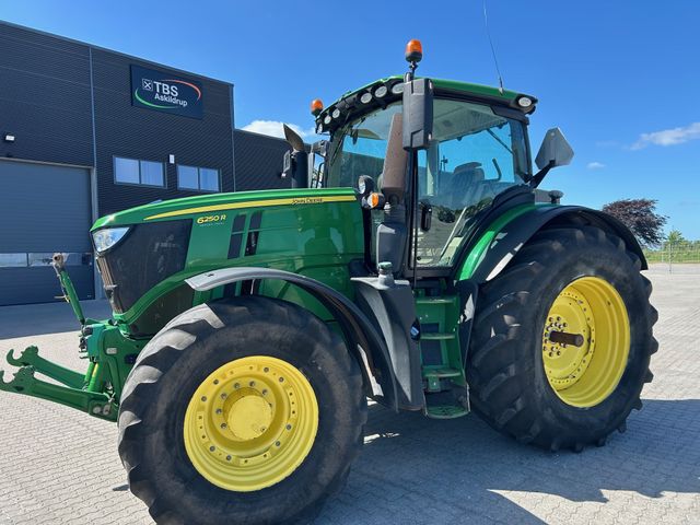 John Deere 6250R