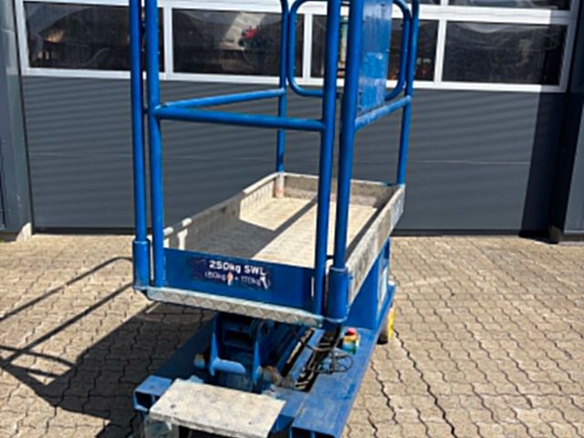 Power Towers 4 meters personlift